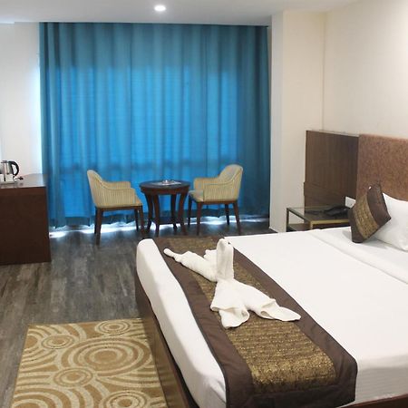 Hotel Sea N Sand - Berries Group Дігха Екстер'єр фото