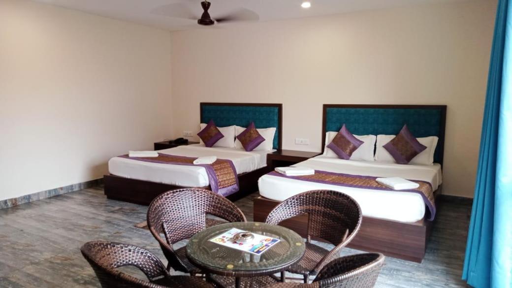 Hotel Sea N Sand - Berries Group Дігха Екстер'єр фото