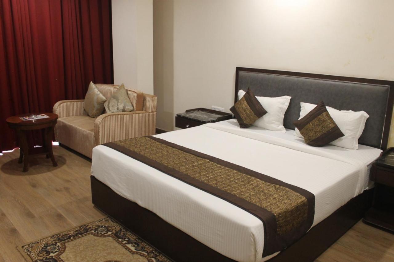 Hotel Sea N Sand - Berries Group Дігха Екстер'єр фото