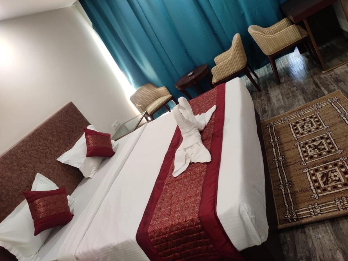 Hotel Sea N Sand - Berries Group Дігха Екстер'єр фото